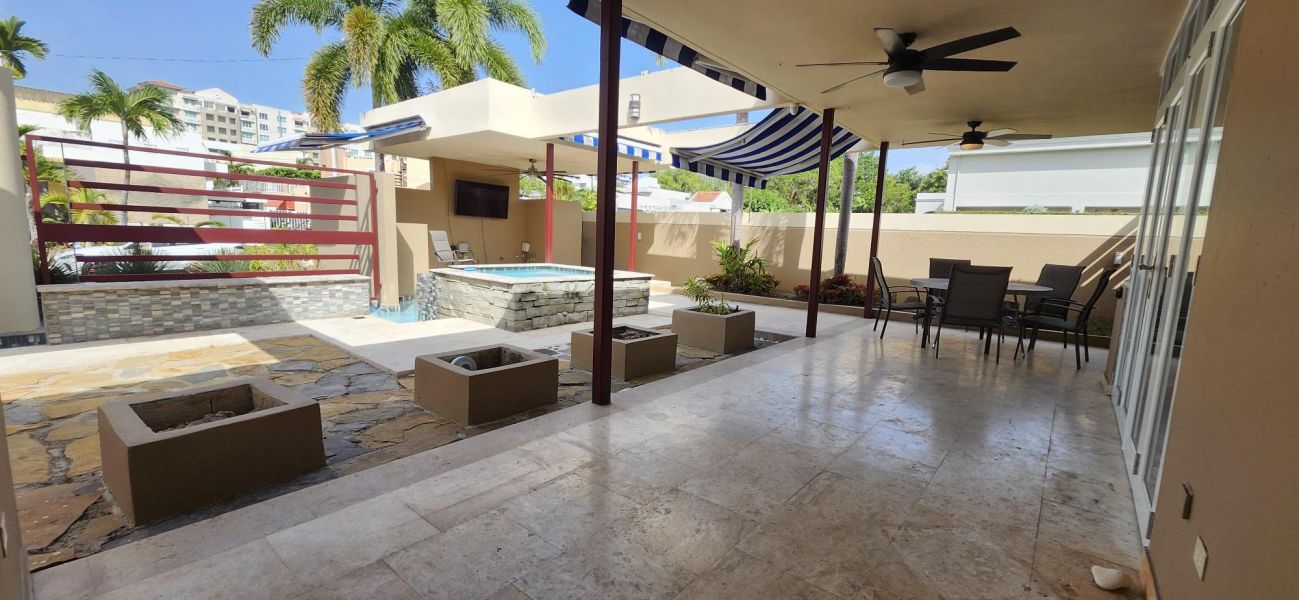 Urb. Caparra Hills Calle Yagrumo G 7, Guaynabo - 18