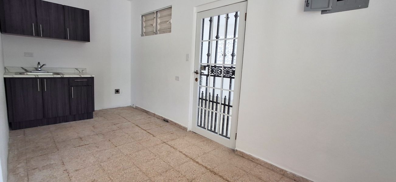 266 Calle 8 Com Villa Colombo Vega Baja 00693 PR