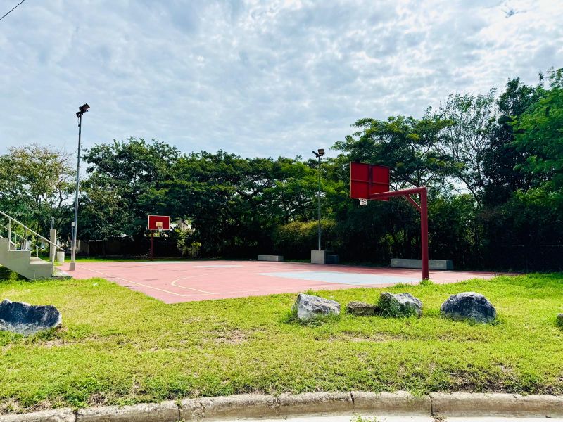 Urb Las Aguilas Calle 8 Solar Remanente A Coamo 00769 PR