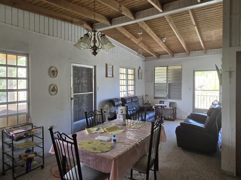 Carr 365 Km 2.8 Calle Euripides Bo Molina Sabana Grande 00637 PR