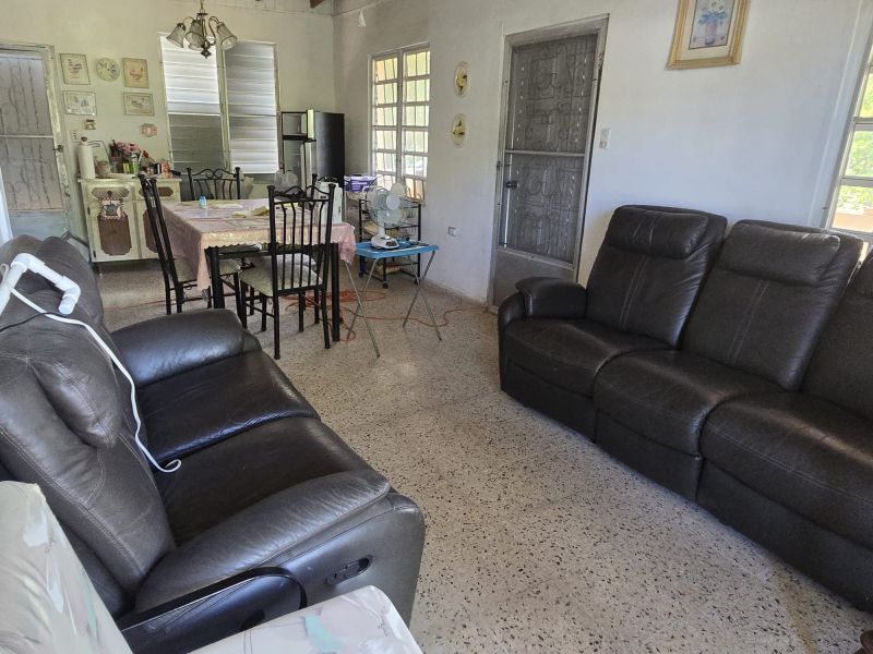 Carr 365 Km 2.8 Calle Euripides Bo Molina Sabana Grande 00637 PR