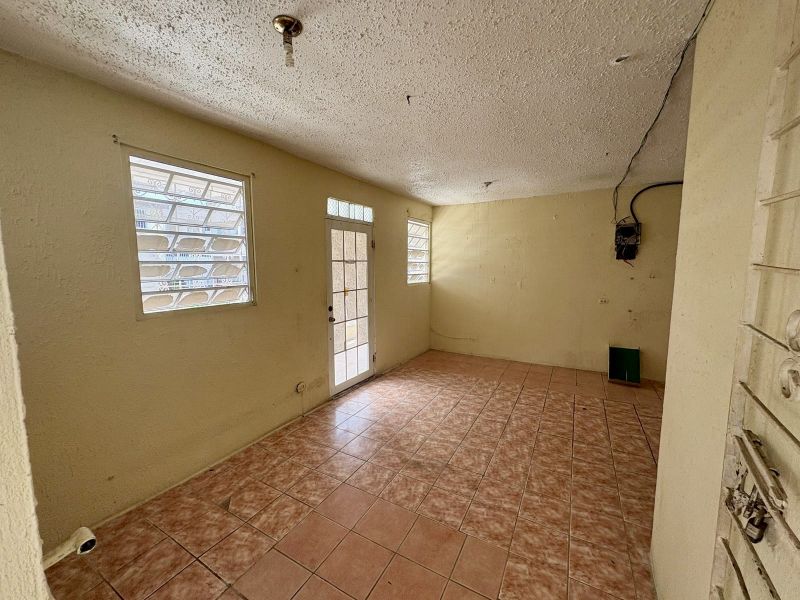 Santa Juanita Ac 28 Calle 45 Bayamon 00956 PR