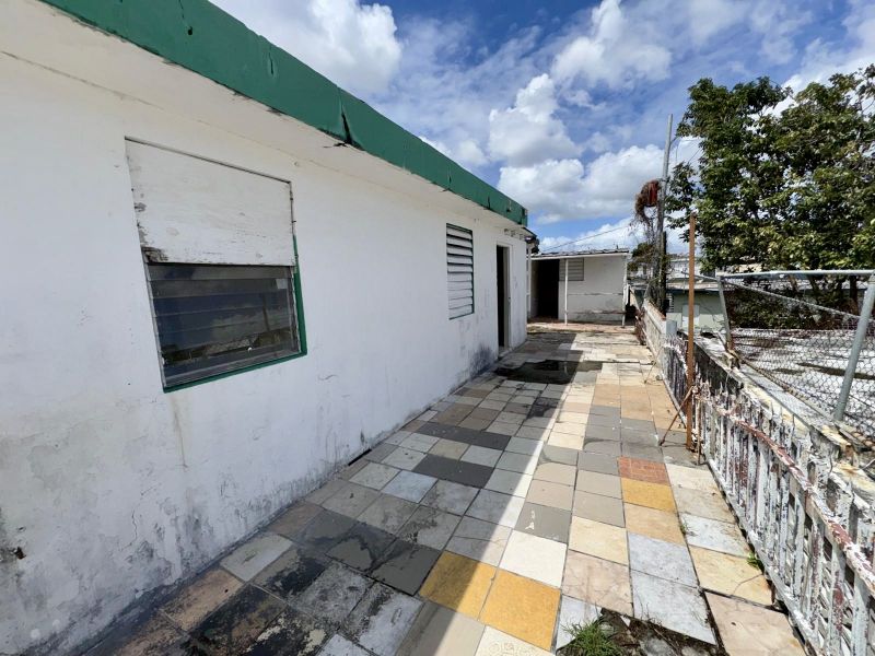 Santa Juanita Ac 28 Calle 45 Bayamon 00956 PR