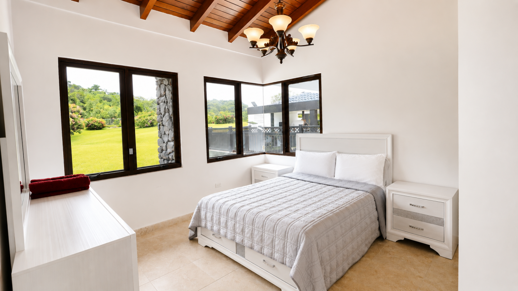 Urb Lomas Del Sol 43-44 Calle E, Guaynabo - 29