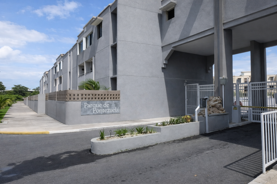 Cond Parque Pontezuela Apt 203 Carolina 00983 PR