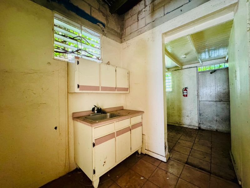 72 Calle Torres Esquina Sol Ponce 00730 PR