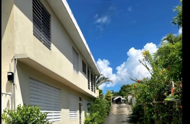 #2 Calle Crisantemo Golden Hills Bayamon 00956 PR