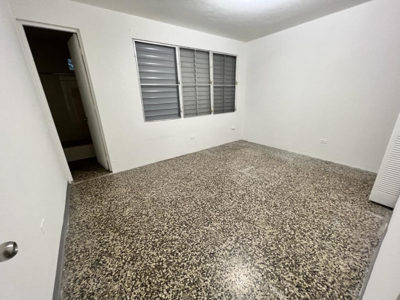 #2 Calle Crisantemo Golden Hills Bayamon 00956 PR