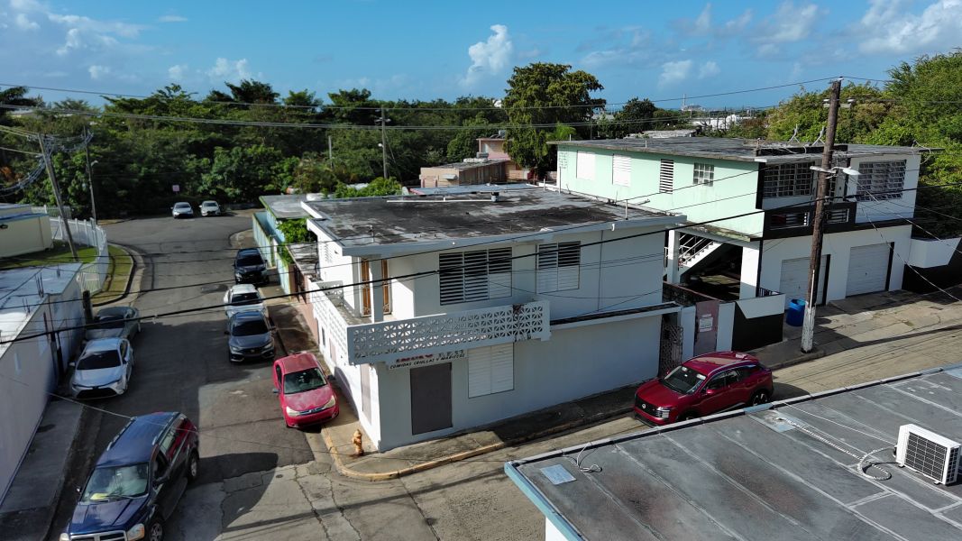 Calle Retiro Esquina Palmer  # 22 Guayama 00784 PR