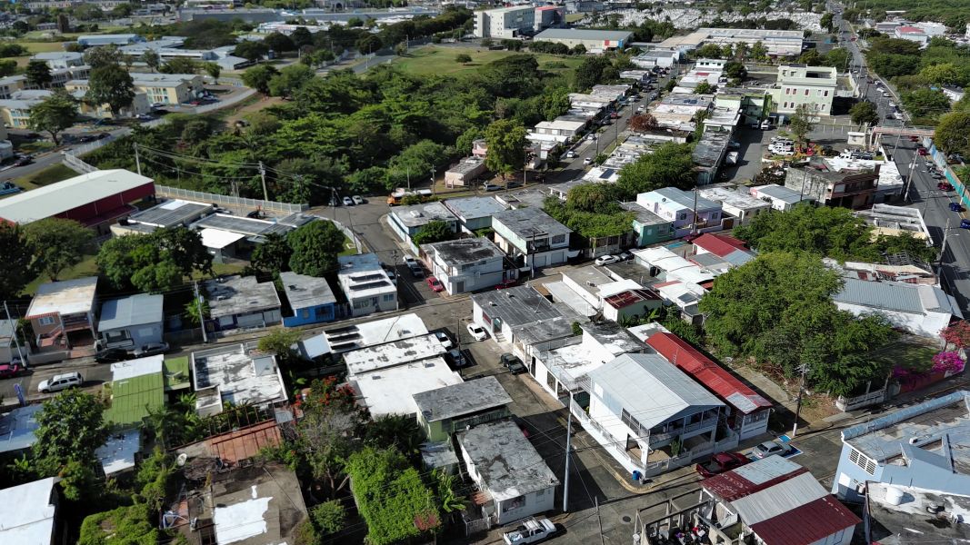 Calle Retiro Esquina Palmer  # 22 Guayama 00784 PR