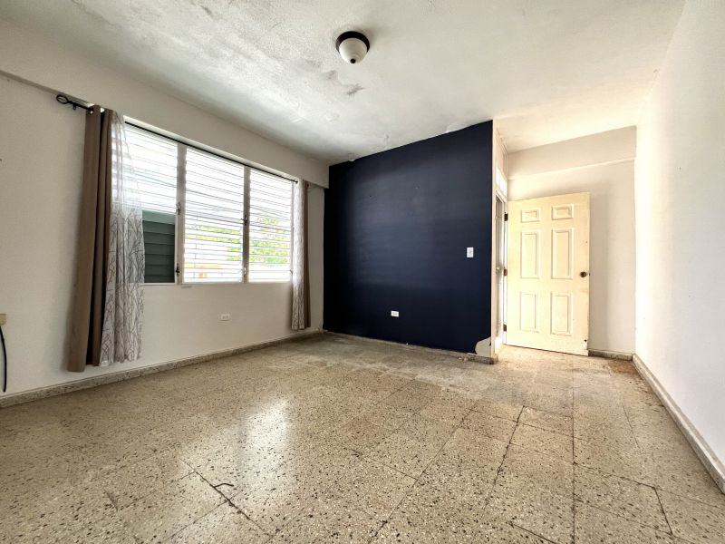 Calle Retiro Esquina Palmer  # 22 Guayama 00784 PR