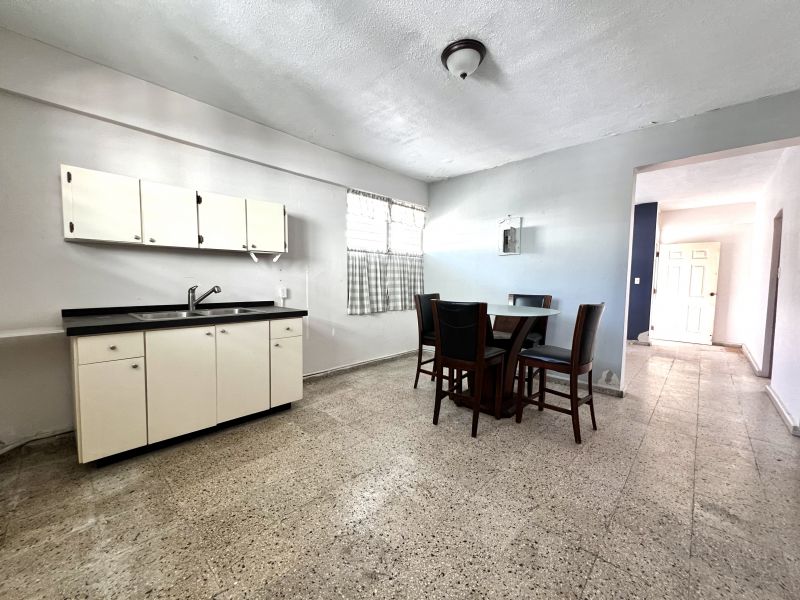 Calle Retiro Esquina Palmer  # 22 Guayama 00784 PR