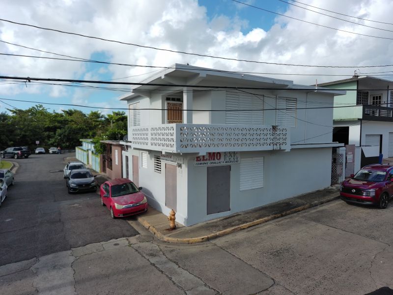 Calle Retiro Esquina Palmer  # 22 Guayama 00784 PR