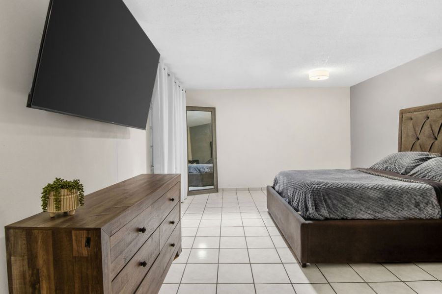 Urb Versalles Calle 14 O-10 Bayamon 00959 PR