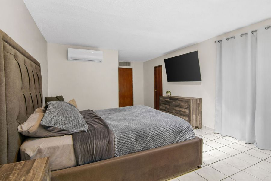 Urb Versalles Calle 14 O-10 Bayamon 00959 PR