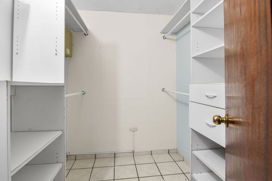 Urb Versalles Calle 14 O-10 Bayamon 00959 PR