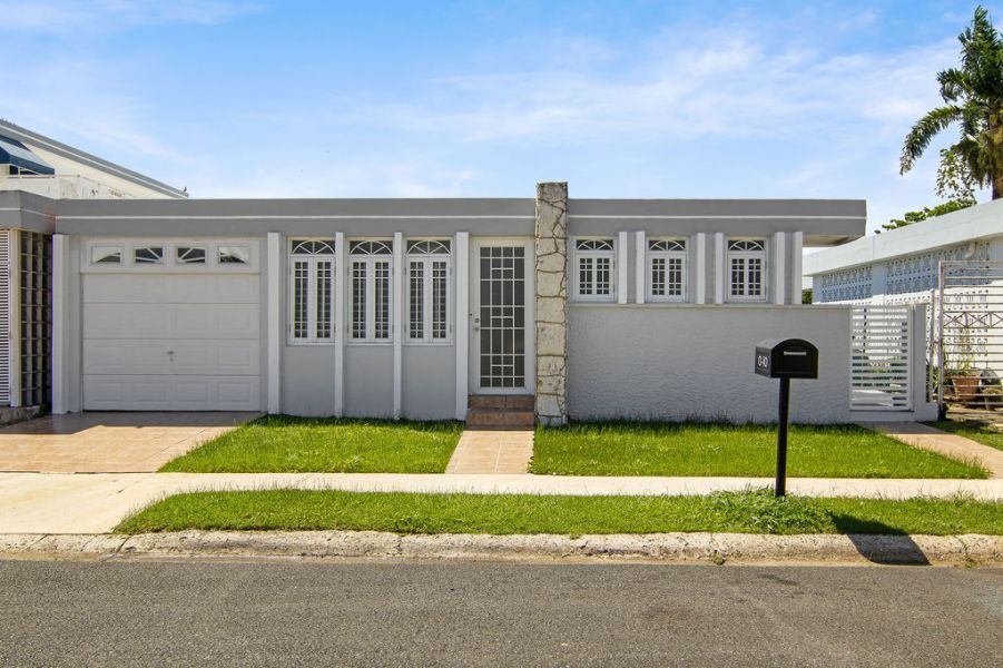 Urb Versalles Calle 14 O-10 Bayamon 00959 PR