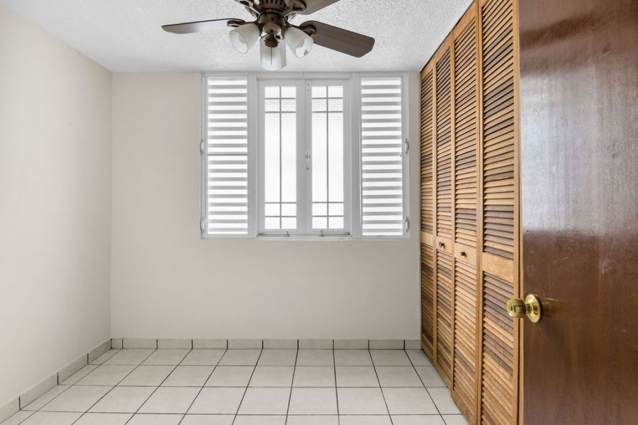 Urb Versalles Calle 14 O-10 Bayamon 00959 PR