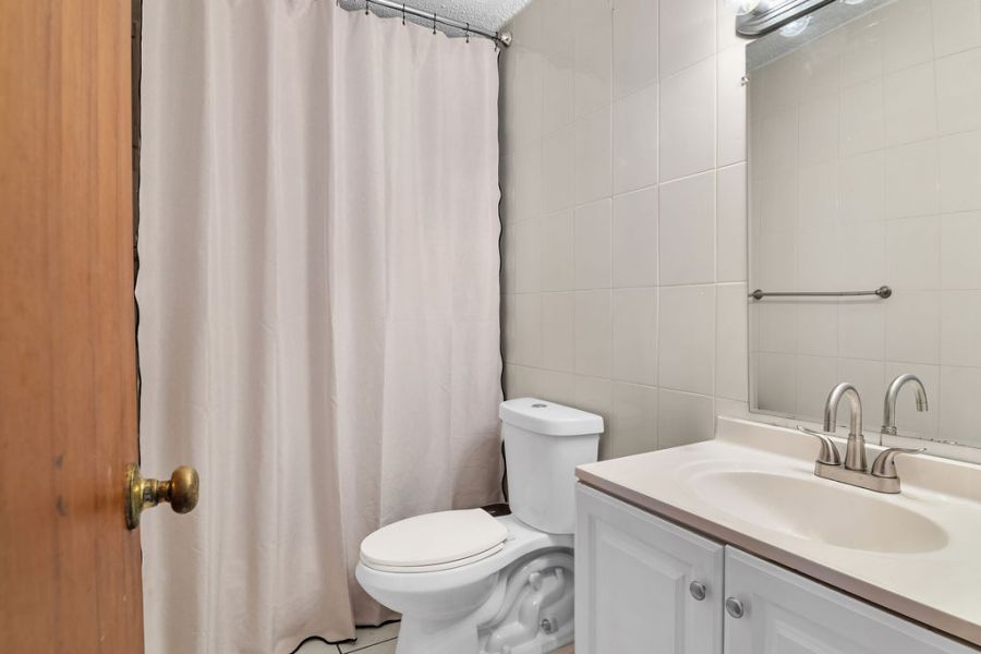 Urb Versalles Calle 14 O-10 Bayamon 00959 PR