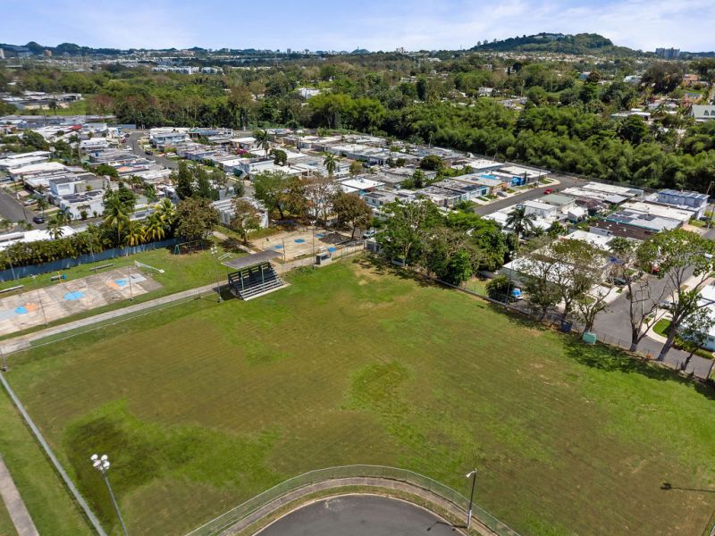 Urb Versalles Calle 14 O-10 Bayamon 00959 PR