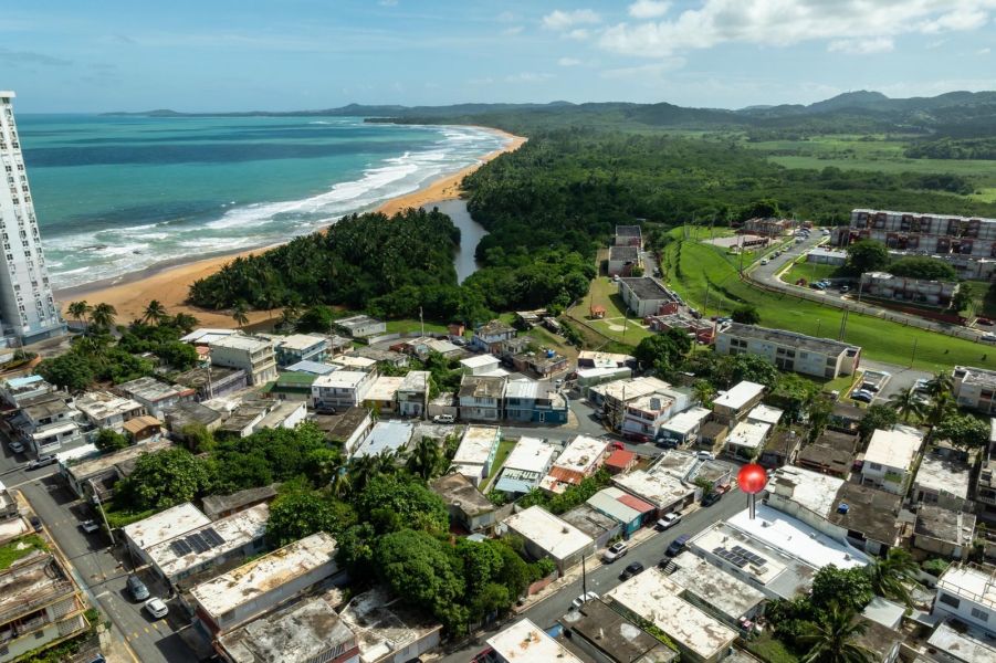 18 Calle San Rafael Pueblo Luquillo 00773 PR