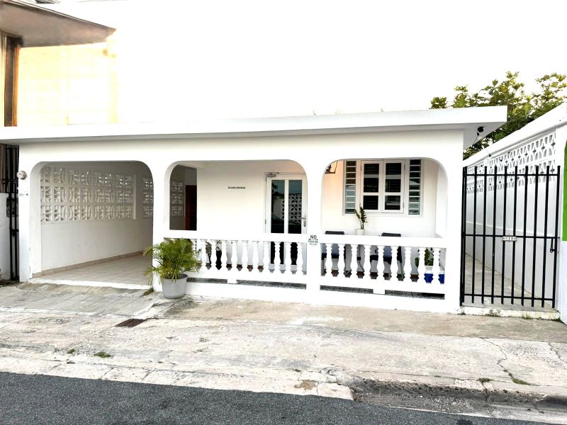 18 Calle San Rafael Pueblo Luquillo 00773 PR