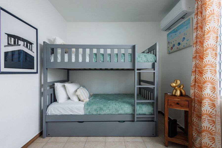 18 Calle San Rafael Pueblo Luquillo 00773 PR
