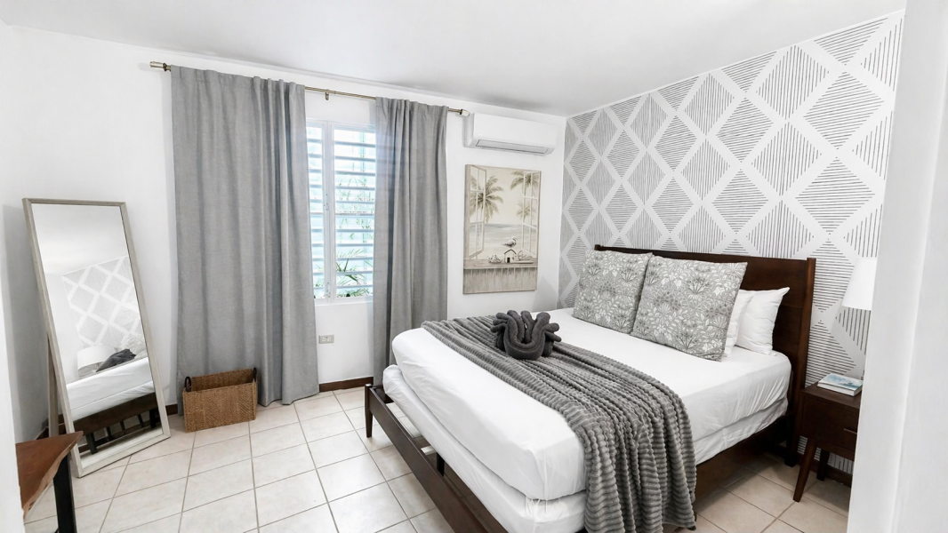 18 Calle San Rafael Pueblo Luquillo 00773 PR