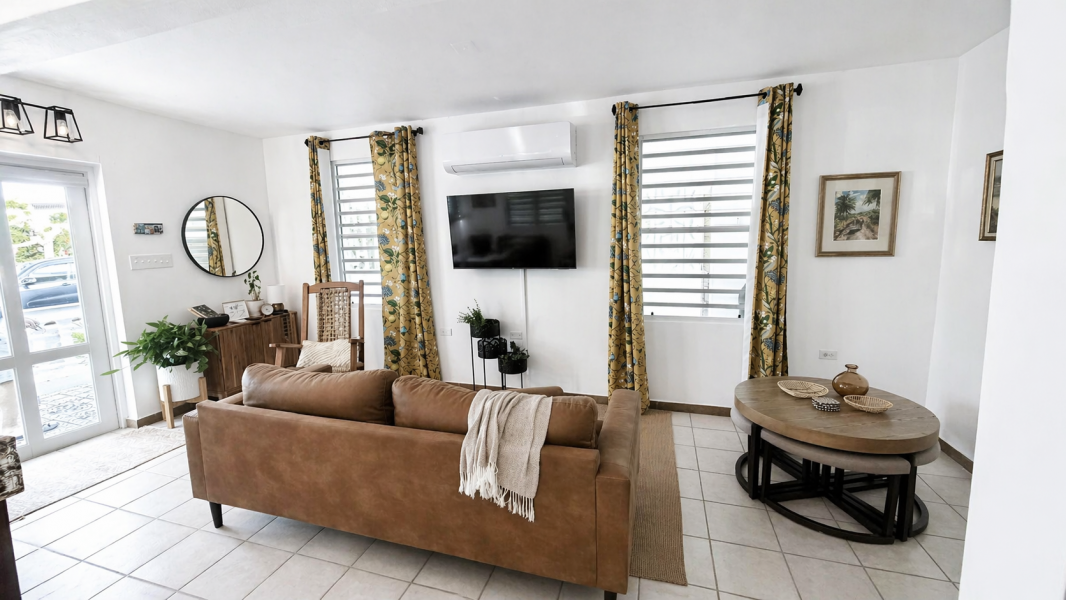 18 Calle San Rafael Pueblo Luquillo 00773 PR