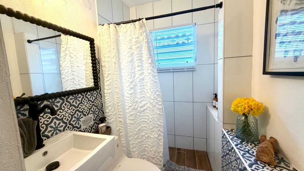 18 Calle San Rafael Pueblo Luquillo 00773 PR