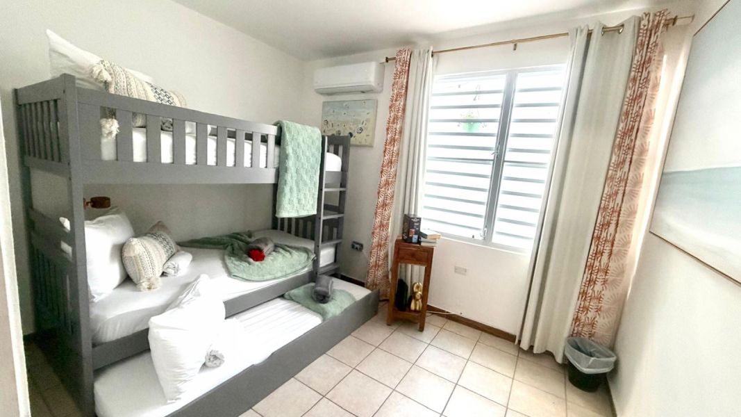 18 Calle San Rafael Pueblo Luquillo 00773 PR
