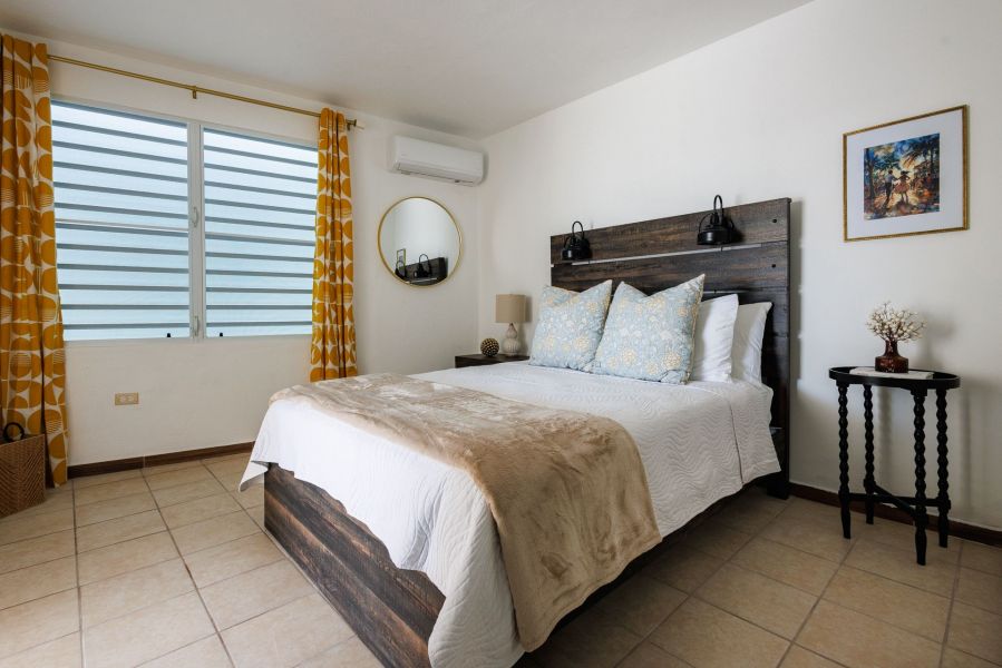 18 Calle San Rafael Pueblo Luquillo 00773 PR