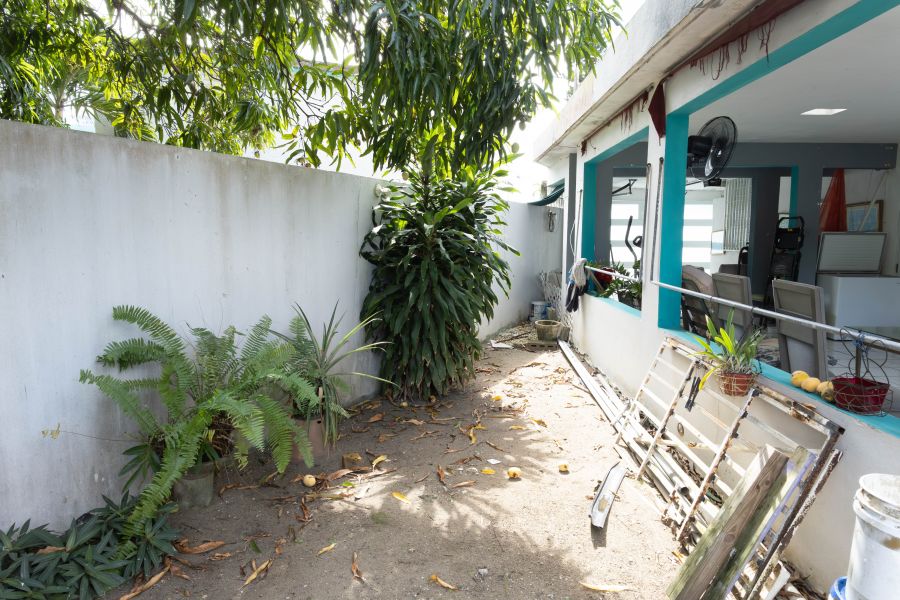 Urb Levittown Lakes N1383 Paseo Dorcas Toa Baja 00949 PR