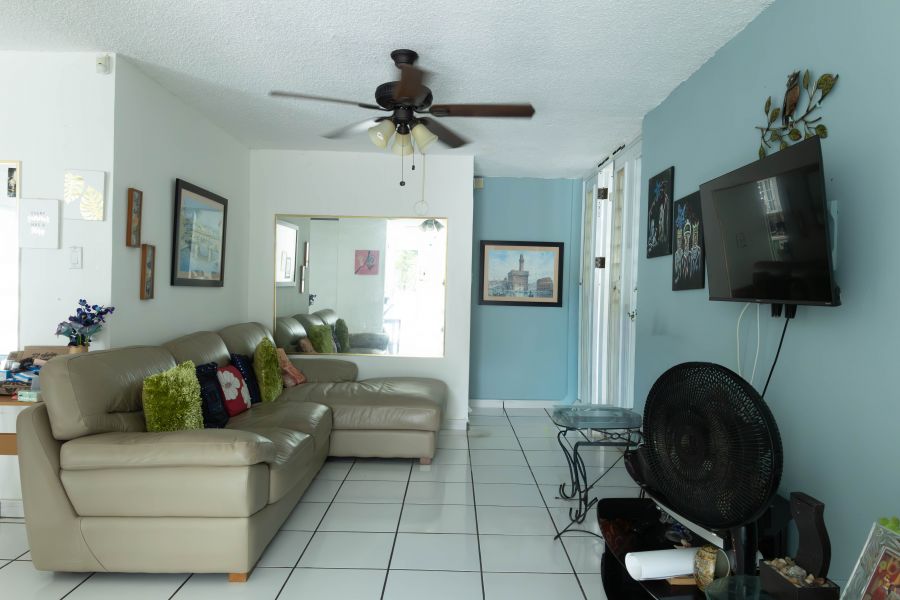 Urb Levittown Lakes N1383 Paseo Dorcas Toa Baja 00949 PR