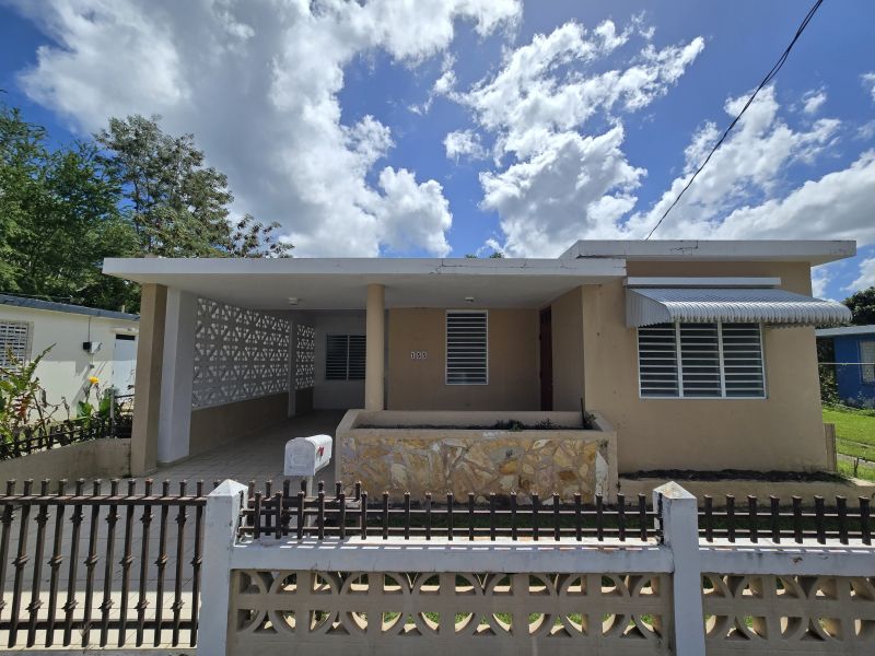 Urb Garcia Calle Del Pilar 155, Aguadilla - 2