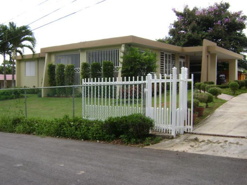 Carr 830 Km 0.7 Bo Cerro Gordo Bayamon 00957 PR