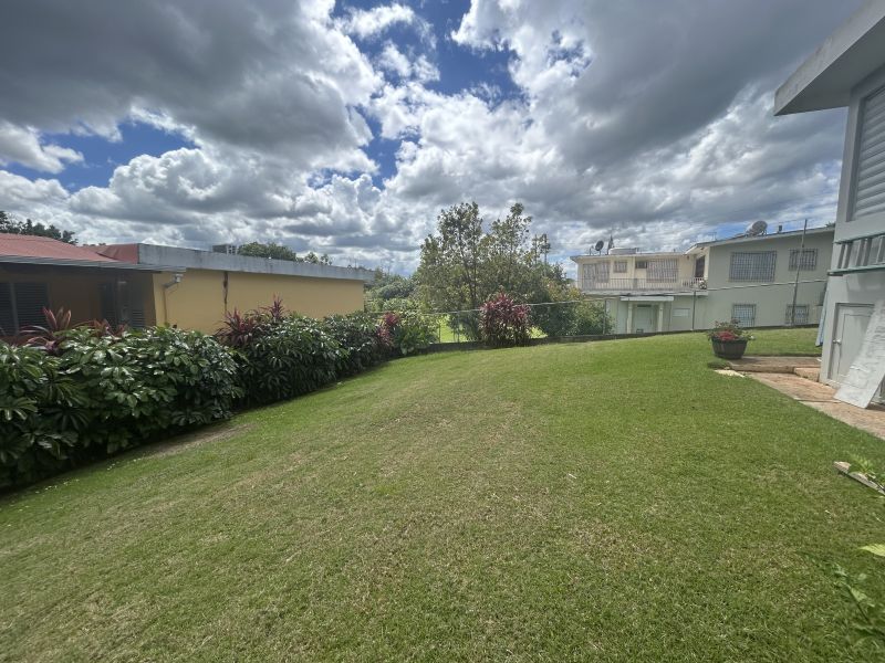 Carr 830 Km 0.7 Bo Cerro Gordo Bayamon 00957 PR