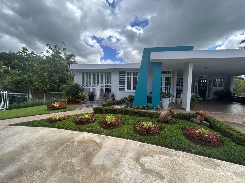 Carr 830 Km 0.7 Bo Cerro Gordo Bayamon 00957 PR