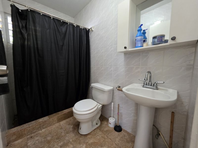 Bo Pugnado 3st #84 Sector Pinzon Manati 00674 PR