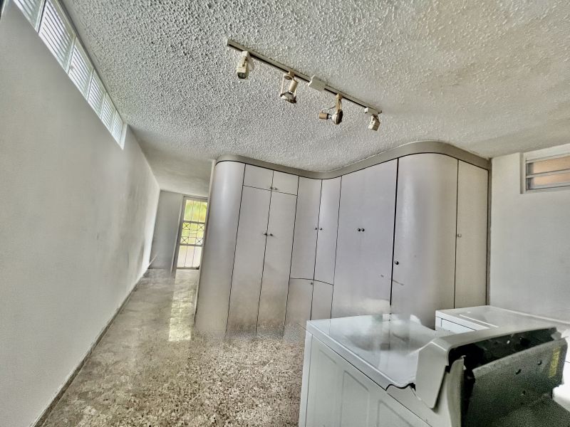 Calle 9 G12 Urb Estancias De San Fernando Carolina 00985 PR