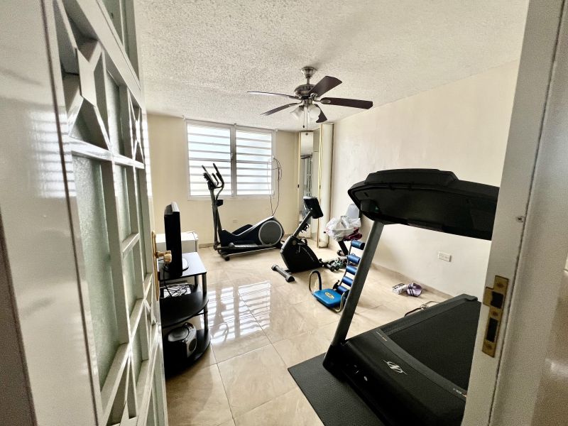 Calle 9 G12 Urb Estancias De San Fernando Carolina 00985 PR