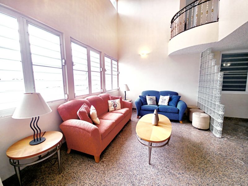 Calle 9 G12 Urb Estancias De San Fernando Carolina 00985 PR