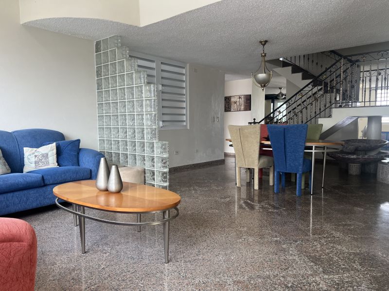 Calle 9 G12 Urb Estancias De San Fernando Carolina 00985 PR