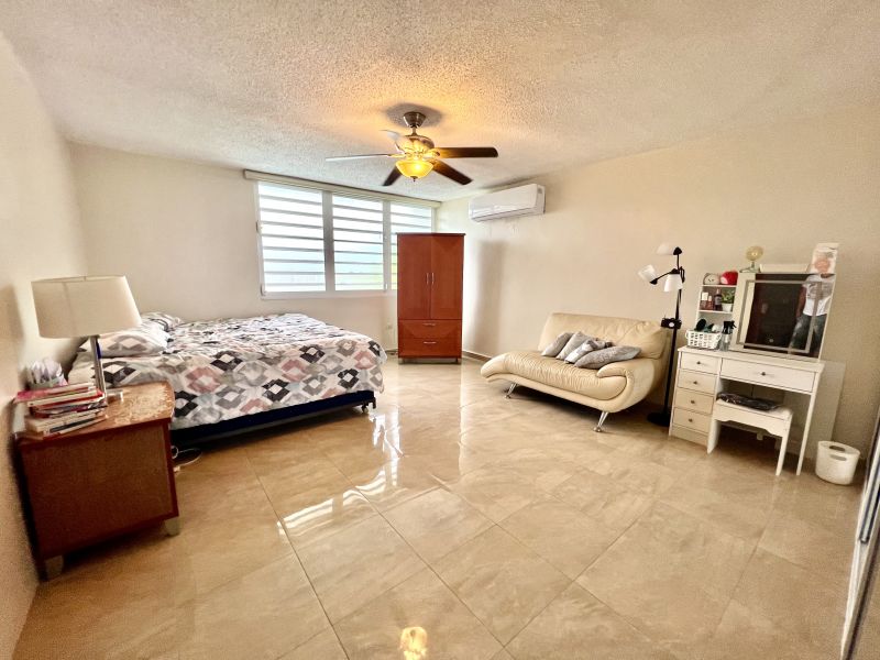 Calle 9 G12 Urb Estancias De San Fernando Carolina 00985 PR