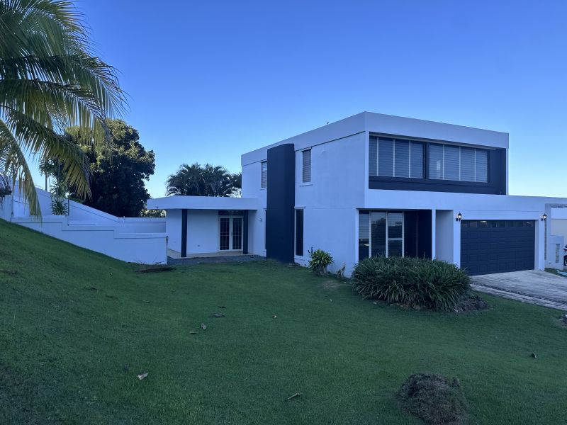 Urb Villa Del Monte Calle Monte Alto 305 Toa Alta 00953 PR