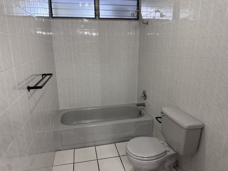 Urb Villa Del Monte Calle Monte Alto 305 Toa Alta 00953 PR