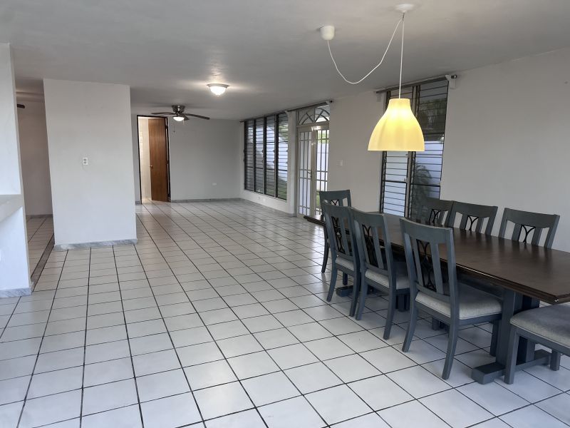 Urb Villa Del Monte Calle Monte Alto 305 Toa Alta 00953 PR