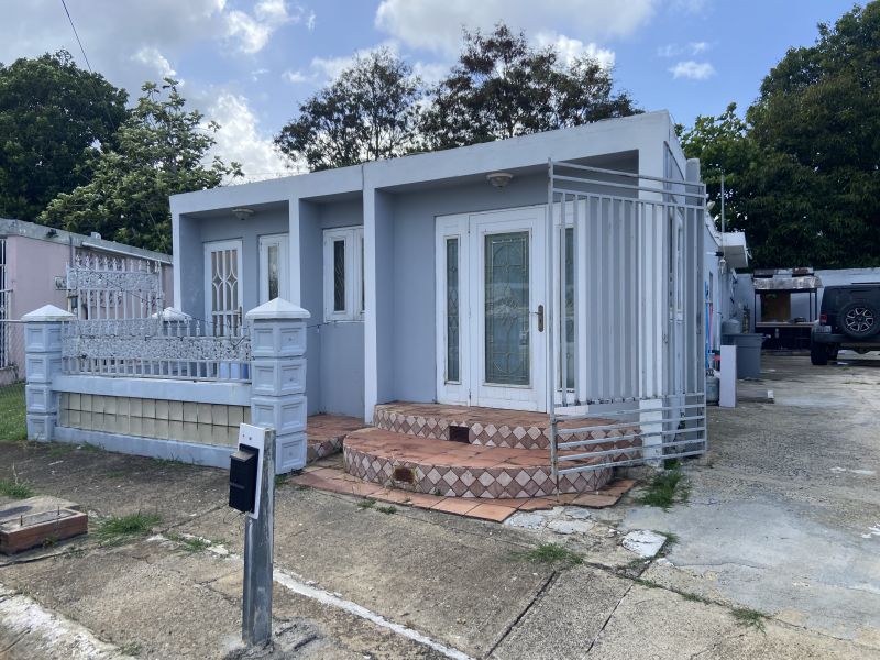 Urb Villas De Loiza F14 Calle 3 Loiza 00772 PR