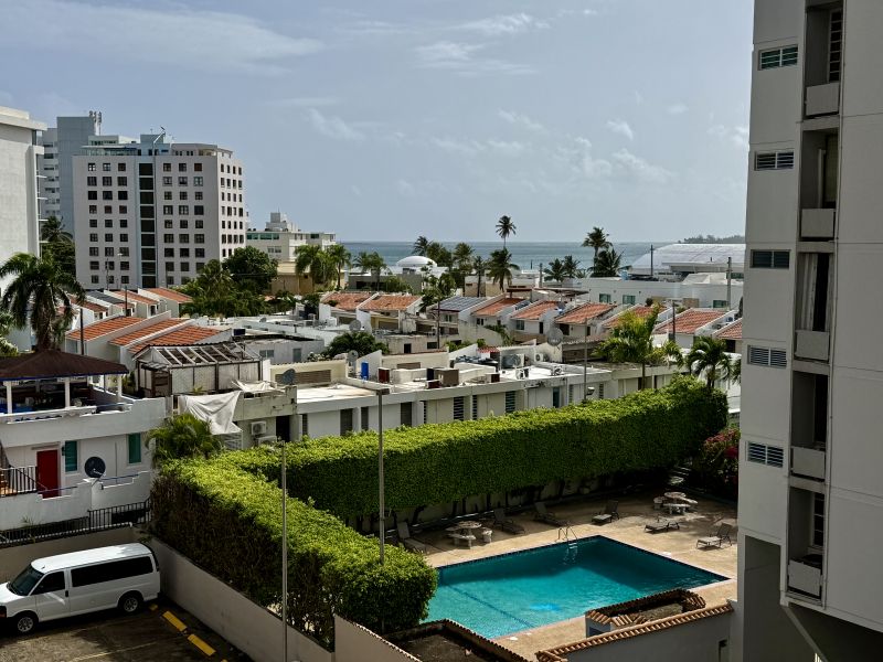 Cond Saint Tropez Ave Isla Verde 6267 Apt 5-q Carolina 00984 PR