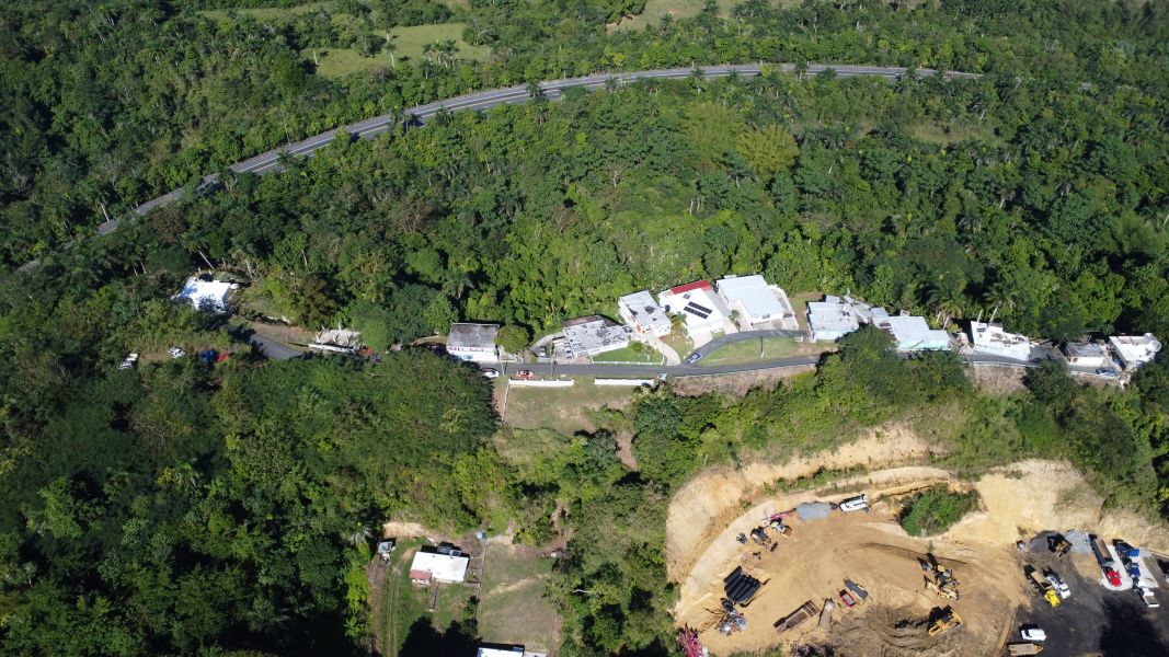 Carr 155 Km 56.9 Sector La Lomita Bo Franquez Morovis 00687 PR